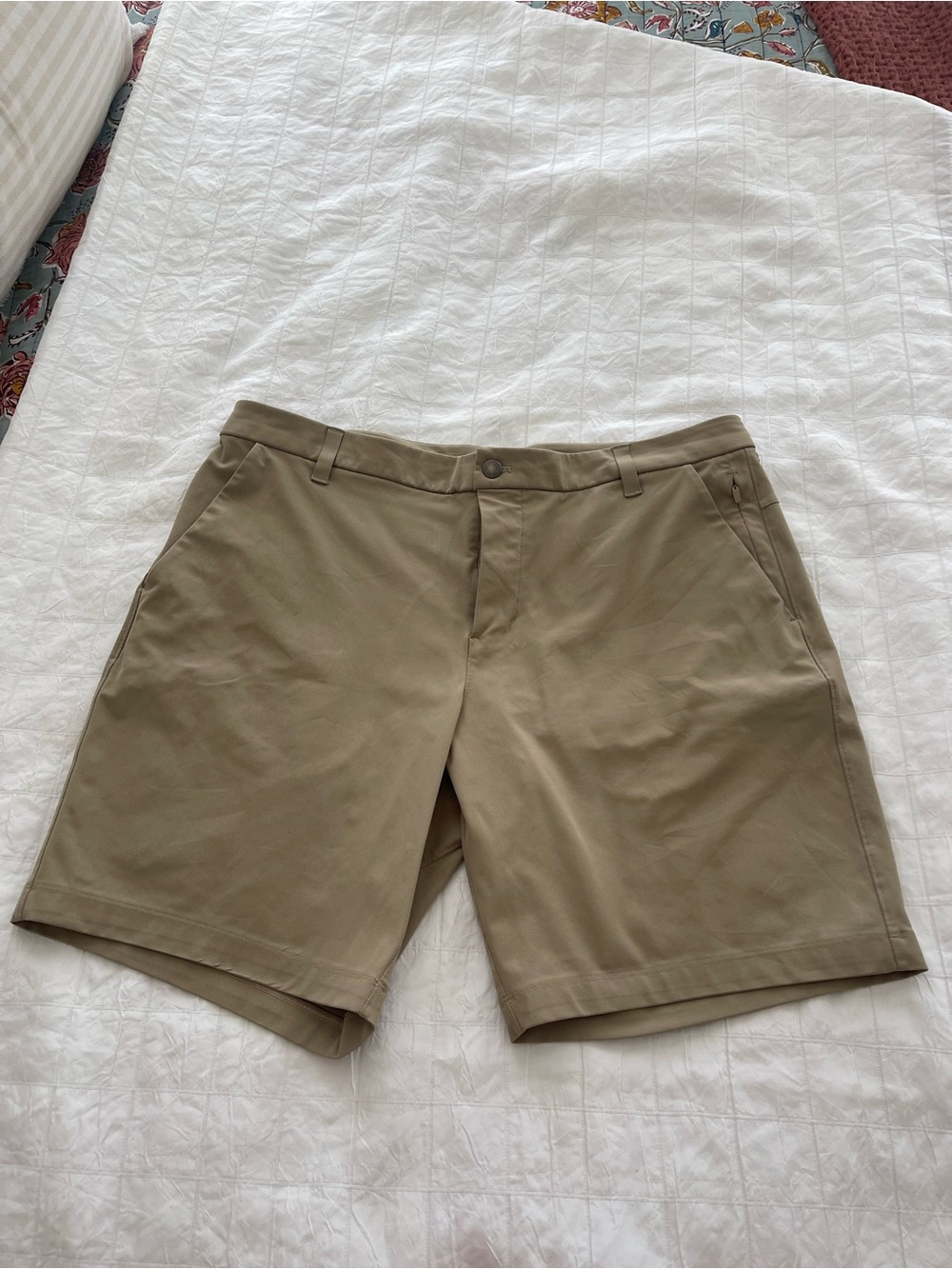 Lululemon Men's Classic Chino Shorts - Khaki